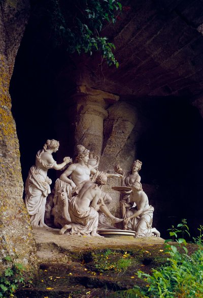 Grotta di Teti; Apollo servito dalle ninfe da Francois Girardon