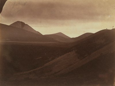 Paesaggio scuro con colline da Frank Chauvassaignes