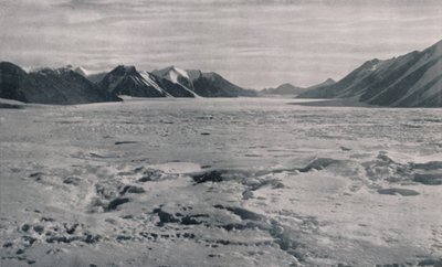 Una valle glaciale completamente riempita di ghiaccio, c1911, 1913 da Frank Debenham