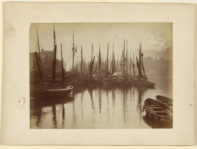[porto di Whitby] da Frank Meadow Sutcliffe