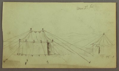 Una tenda oblonga decorata e una tenda circolare fissata con corde da Frederic Edwin Church