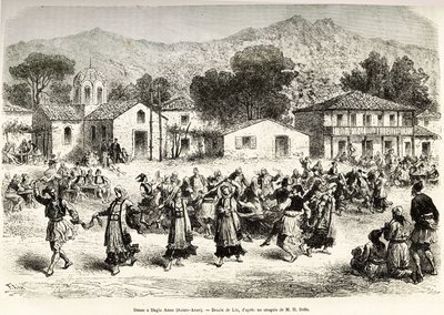 Danza popolare nella piazza del villaggio Haggia Anna (Sant