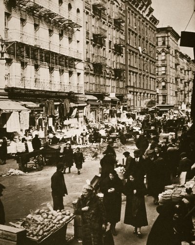 Mercato di strada su Orchard Street, Lower East Side, New York, USA, primi anni 1930 da Frederick Bradley