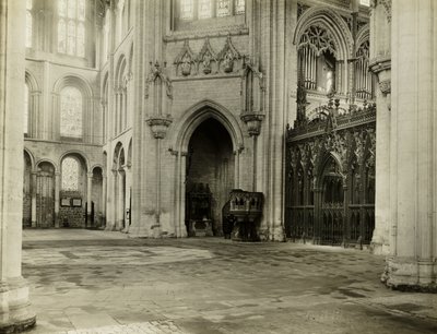 Cattedrale di Ely: Ottagono del transetto sud Sedie e panche rimosse da Frederick H. Evans