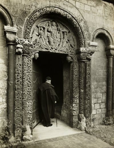 Cattedrale di Ely: Porta del Priore, con Bedesman da Frederick H. Evans