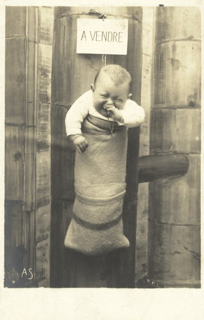 In vendita, Bambino in vendita da French Photographer
