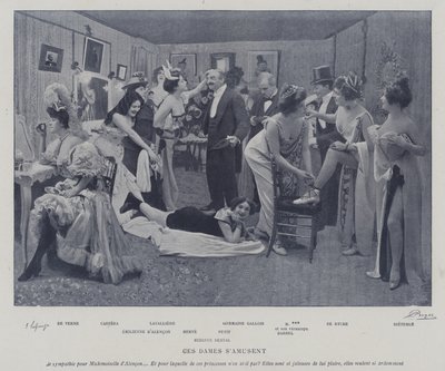 Attrici che si divertono nei camerini del Theatre des Varietes, Parigi da French Photographer