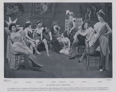 Attrici nella sala verde del Theatre des Varietes, Parigi da French Photographer