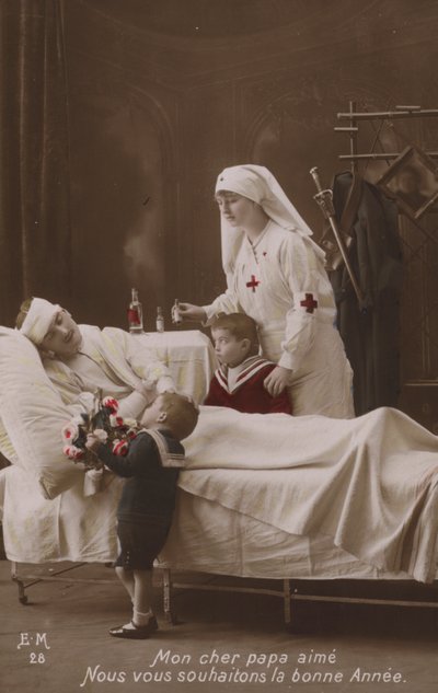 Bambini che augurano un felice anno nuovo al loro padre ferito, Prima Guerra Mondiale da French Photographer
