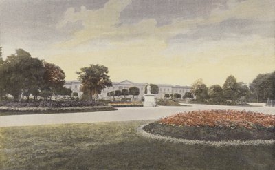 Compiegne, facciata del Palazzo sul piccolo parco da French Photographer