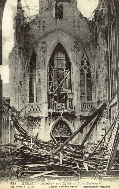 Interno danneggiato della Chiesa del Saint-Sacrement, Arras, Francia, Prima Guerra Mondiale da French Photographer