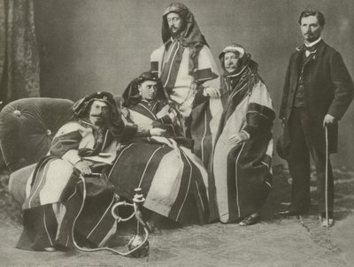 Ferdinand De Lesseps (secondo da destra) al lavoro sul canale di Suez da French Photographer