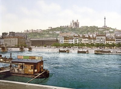 Fourvière dal Quai St. Antoine, Lione, pub. c.1900 da French Photographer
