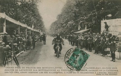 Gran Premio motociclistico di Francia, Fontainebleau, 22 giugno 1913. Lavanchy vincitore della categoria 500 cc su una Motosacoche con pneumatici Hutchinson, completando il percorso di 450 chilometri a oltre 75 chilometri all