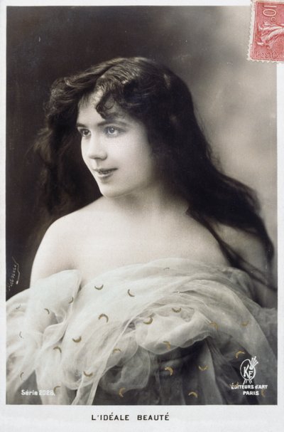 Cartolina di Capodanno francese raffigurante una bella donna da French Photographer