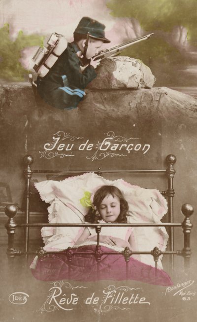 Gioco del ragazzo e sogno della ragazza da French Photographer