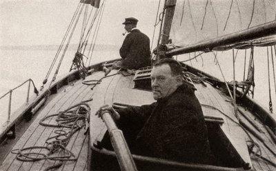 Hilaire Belloc nella sua barca da French Photographer