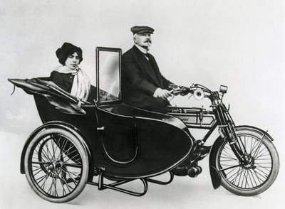 Sidecar di Jouve & Co., 1914 da French Photographer