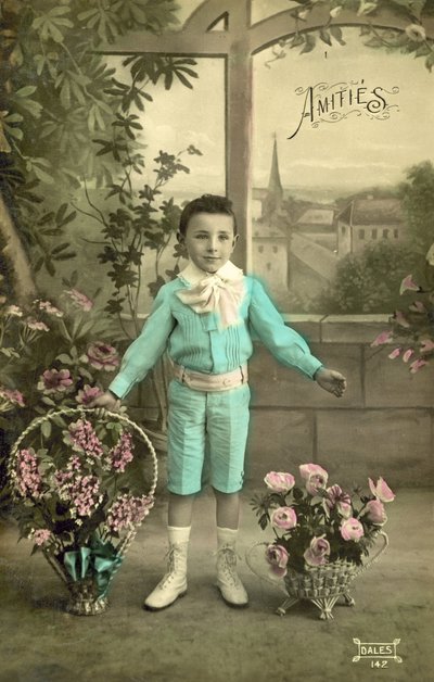 Bambino in blu da French Photographer