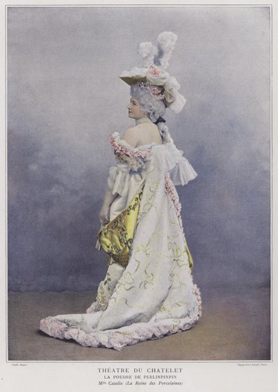 Mademoiselle Cazalis come la Regina delle Porcellane in La Poudre de Perlinpinpin da French Photographer