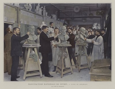 Classe di modellazione alla scuola di ceramica della fabbrica di porcellane di Sevres, Francia da French Photographer