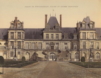 Palazzo di Fontainebleau, Facciata e Ingresso Principale da French Photographer