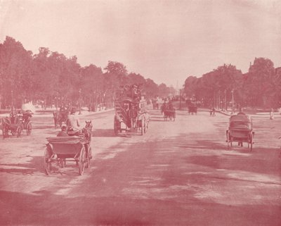Parigi: Avenue Champs-Élysées (foto in b/n) da French Photographer