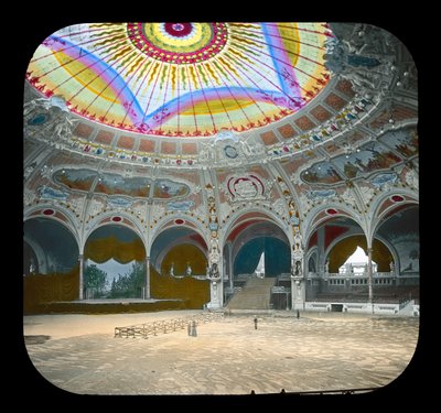 Esposizione di Parigi: Salle des Fetes, 1900 da French Photographer