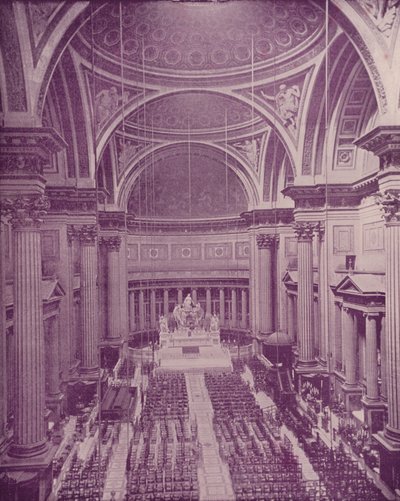 Parigi: Interno della Chiesa della Madeleine da French Photographer