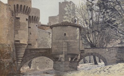Pernes, Porta di Nostra Signora e cappella da French Photographer