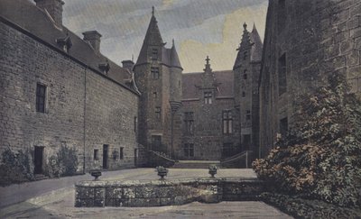 Ploubezre, Castello di Kergrist, Insieme sul Cortile d