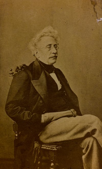 Ritratto di Hippolyte Bellangé, pittore e litografo francese; carte de visite da French Photographer