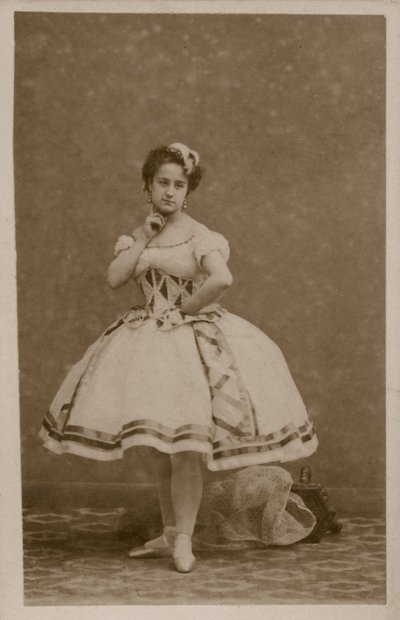 Ritratto di una ballerina da French Photographer
