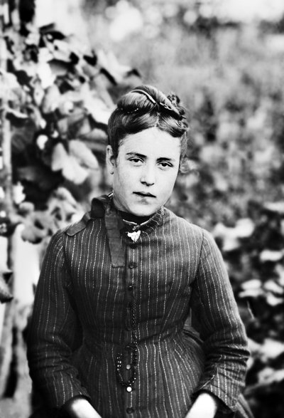 Ritratto di una giovane donna di Bourmont in Haute Marne. Fotografia fine XIX secolo. Collezione Ducos da French Photographer