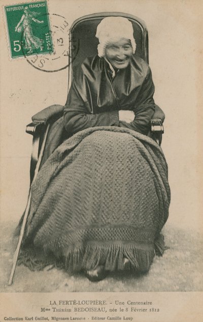 Cartolina di una centenaria, Madame Thérèse Bedoiseau, La Ferté-Loupière da French Photographer