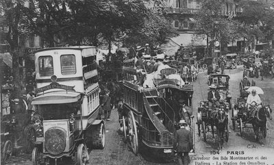 Cartolina che mostra una stazione di omnibus all