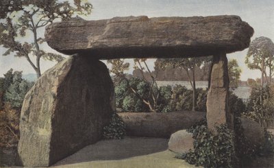 Saint-Nazaire, Dolmen circondato da una piazza da French Photographer