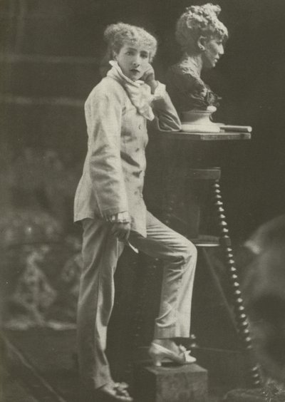 Sarah Bernhardt, nel 1869 da French Photographer