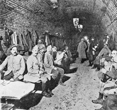 Quartieri dormienti nel Forte di Douaumont, c.1916 da French Photographer