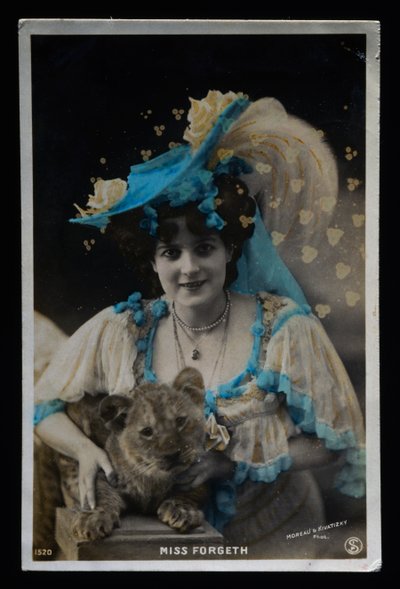 Domatrice Miss Forgeth, ca 1910, cartolina, Francia, XX secolo da French Photographer