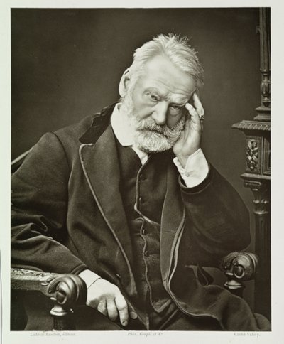 Victor Hugo (1802-85), da Galerie Contemporaine, c.1874-78 da French Photographer