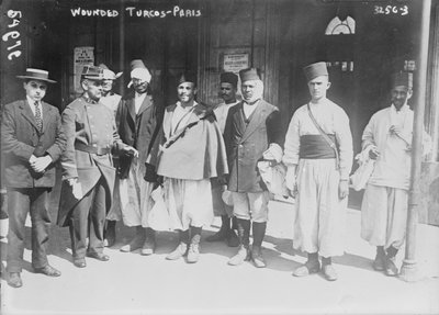 Turcos feriti a Parigi, 1914 da French Photographer