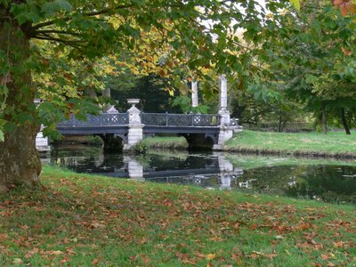 Veduta del ponte dei Giardini Inglesi, Le Pont des Grandes Hommes da French School