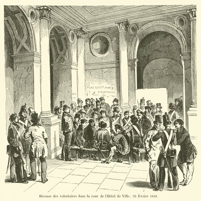 Bivacco dei volontari nel cortile dell