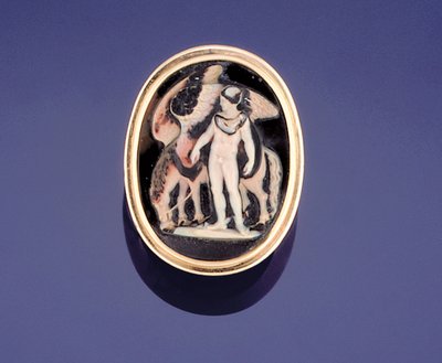 Anello con cammeo raffigurante Bellerofonte che conduce Pegaso all