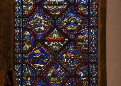 Cattedrale di Chartres, vetrata: vita di Noè, dettaglio dell