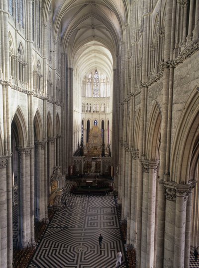 Cattedrale di Amiens: interno (Somme 80) da French School
