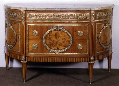 Comò, con pannelli di marqueterie in legno di tulipano, montature in bronzo dorato, di Joseph Stockel da French School