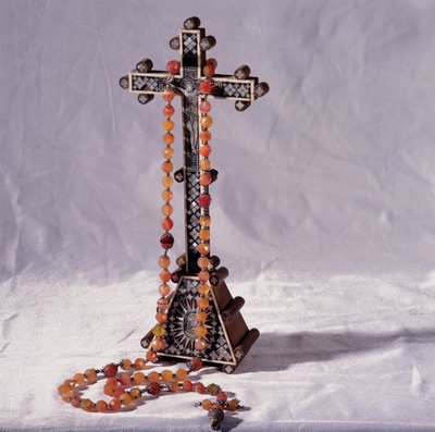 Crocifisso e rosario appartenuti a Maria Stuarda da French School