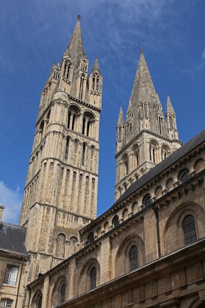 Veduta delle torri occidentali da French School